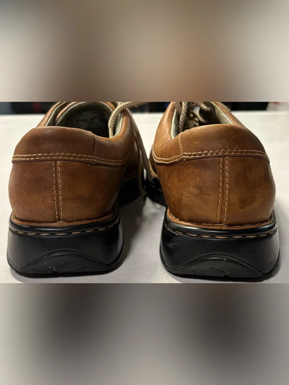 Merrell World Summit leather shoes in a light brown color size 11.5
